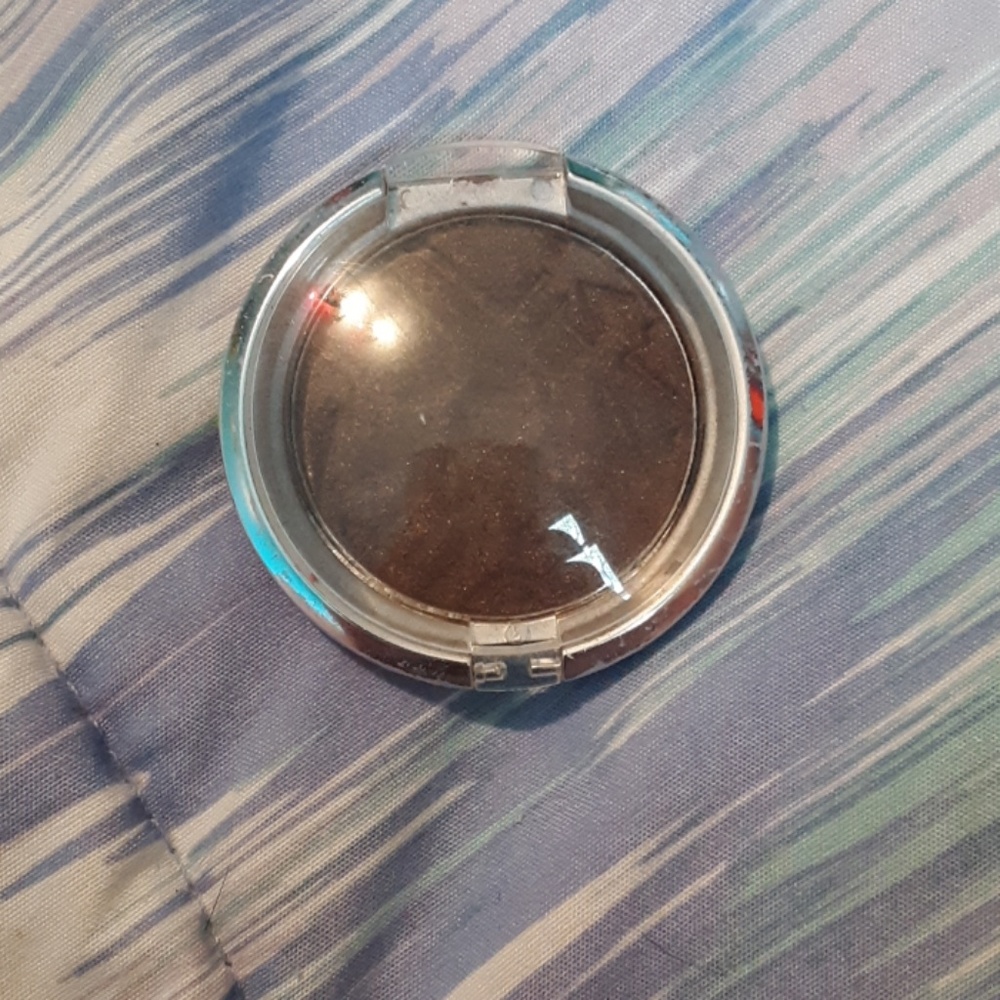 Eye shadow - Picture 3 of 3